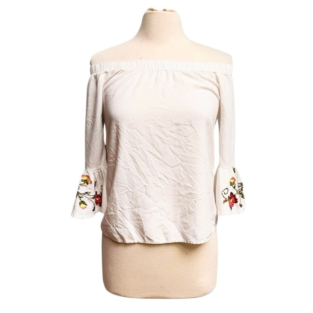 White Off the Shoulder Top - Picture 2 of 12